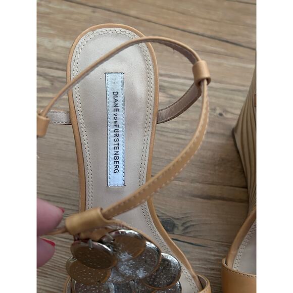 Preloved-Diane Von Furstenberg- platform wood wedges-7.5 - Picture 9 of 9